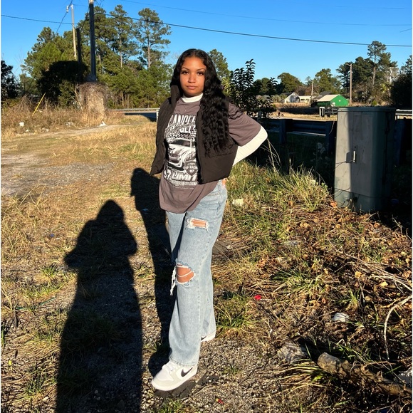 Meet your Posher, Ciana - Picture 2 of 3